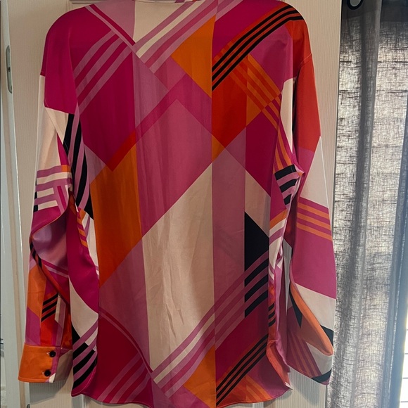 Karl Lagerfeld Pink and Orange Geometric Blouse - only worn once! - Picture 7 of 7